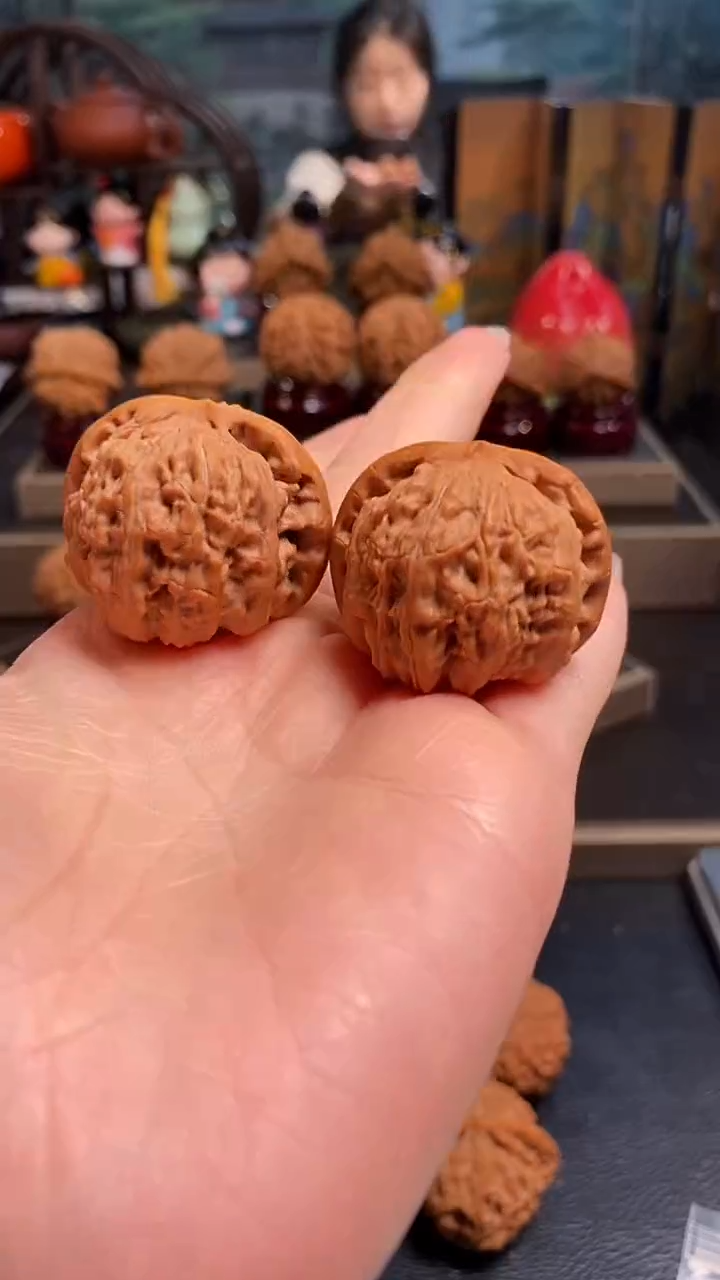 【闪购商品】文玩核桃吊坠K465白狮子34