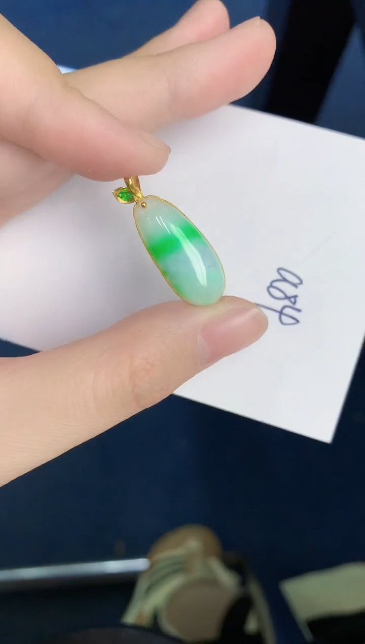 【闪购商品】翡翠颈饰18K金镶嵌0000000000