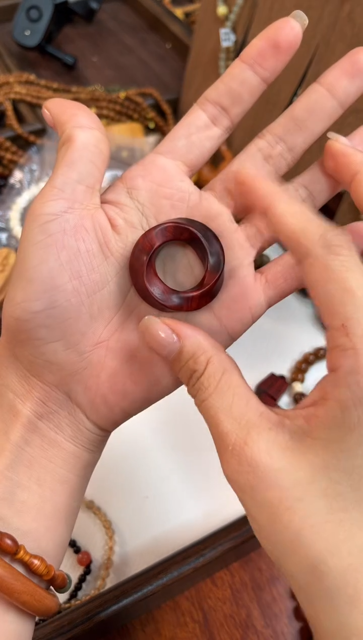 非洲檀香无事牌莫比乌斯环 小叶紫檀