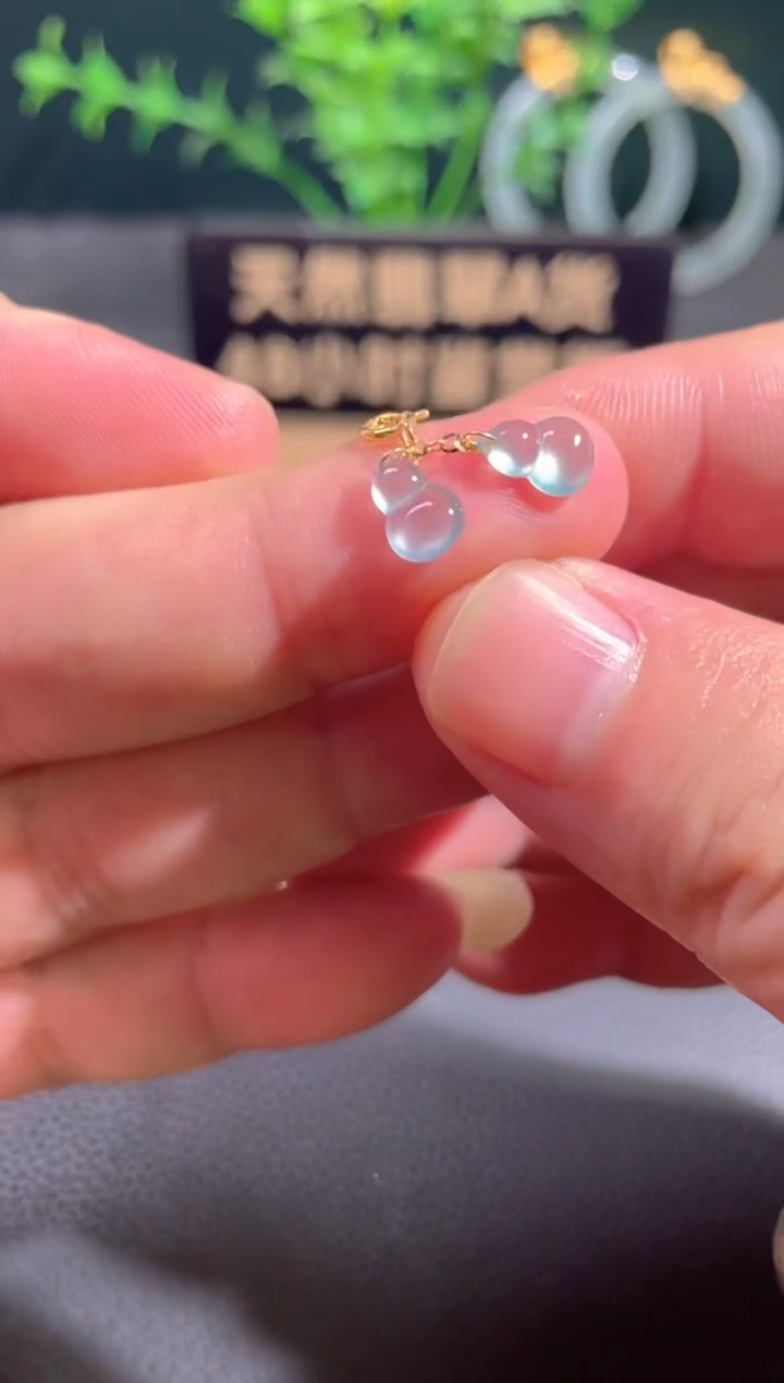 翡翠18K金镶嵌颈饰翡翠