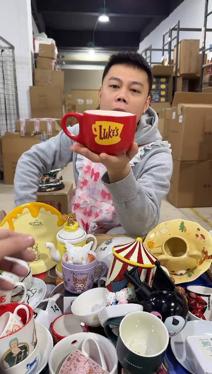瓷片红色hm早餐杯