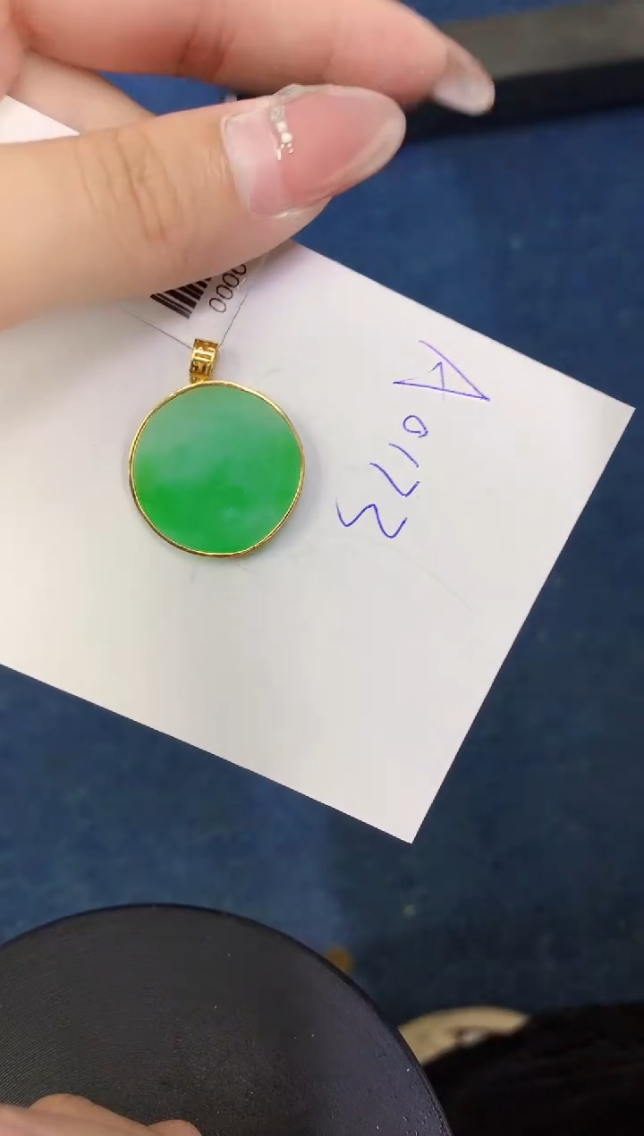 【闪购商品】翡翠颈饰18K金镶嵌000000000000