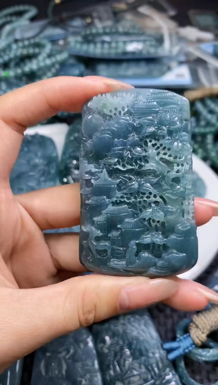 【闪购商品】翡翠颈饰未镶嵌             