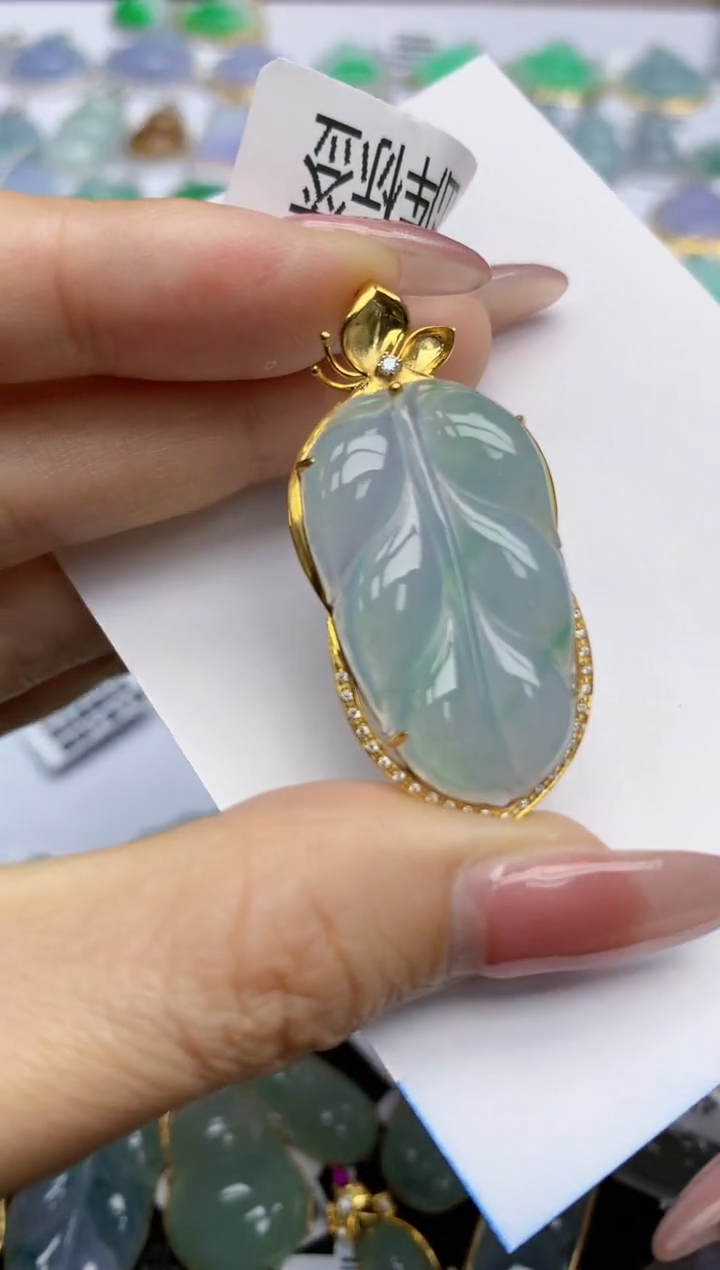 【闪购商品】翡翠挂件18K金镶嵌天然翡翠A货