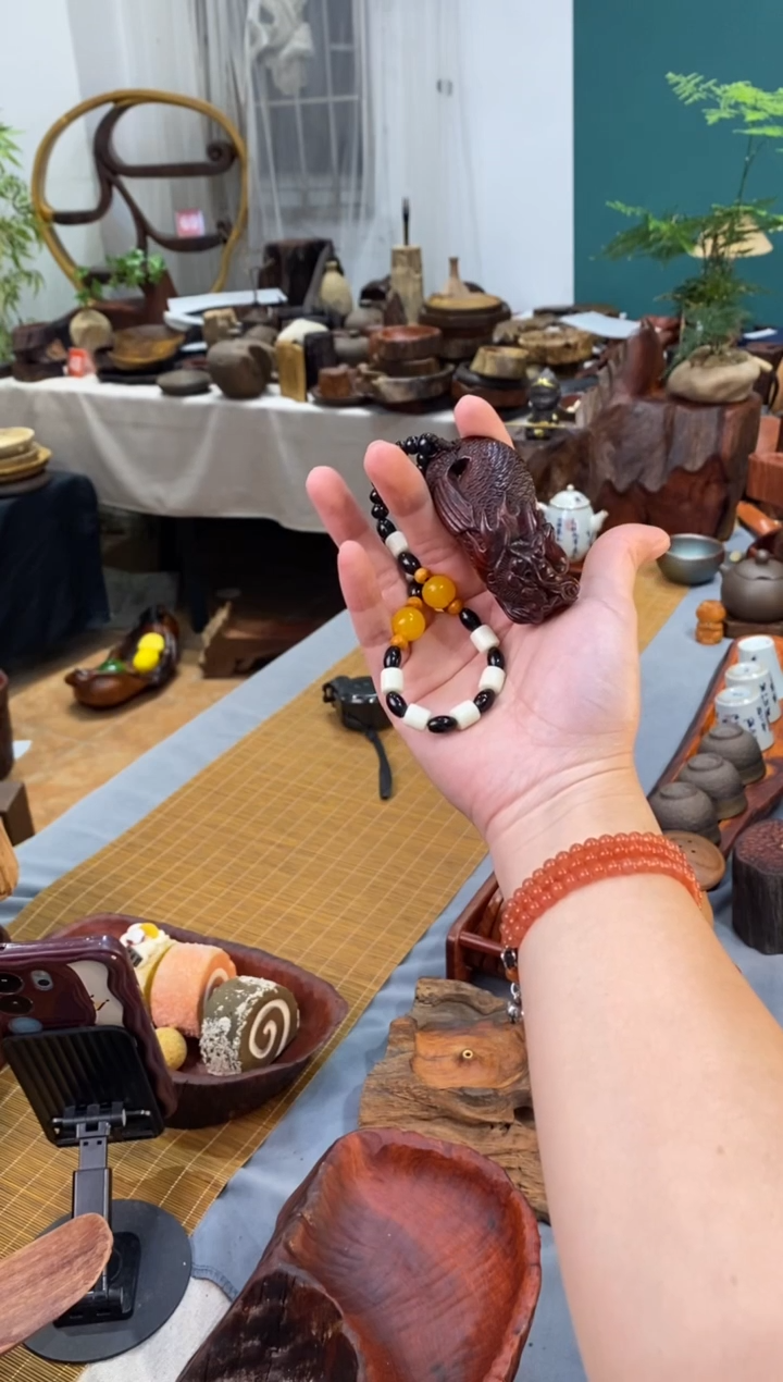 紫檀龙鱼木作挂件