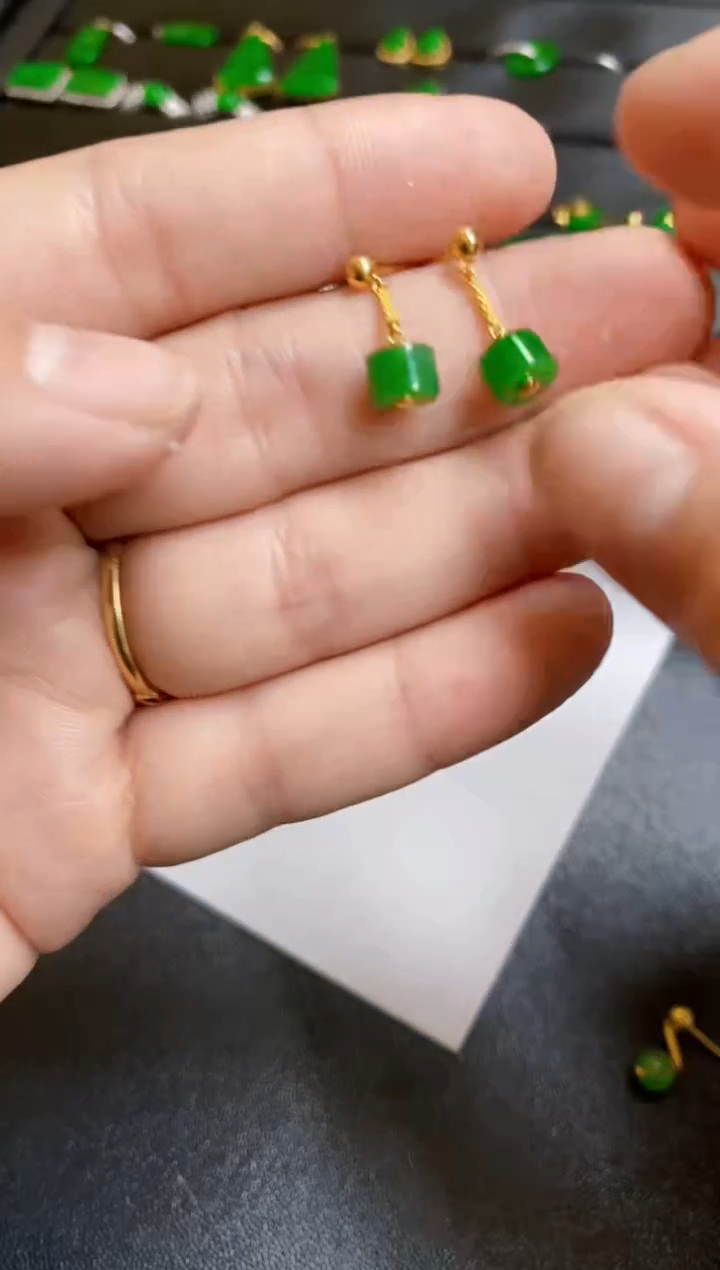 【闪购商品】翡翠颈饰18K金镶嵌耳饰