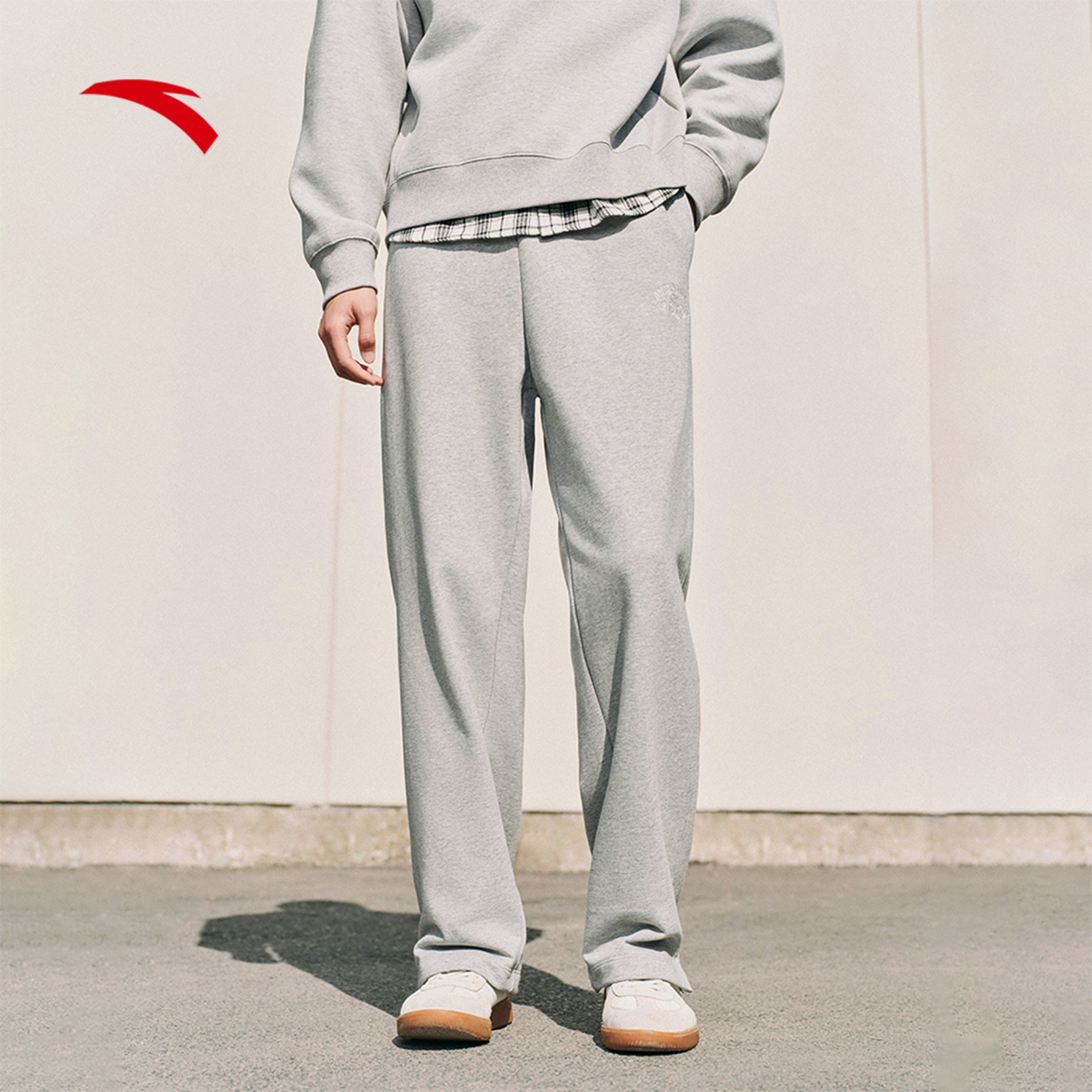 安踏潮流美式运动长裤2025春季新款宽松直筒微喇裤卫裤152518304