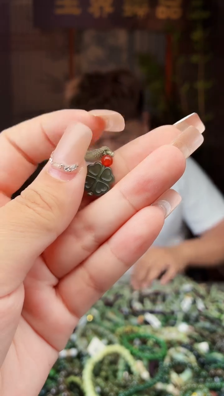 和田玉未镶嵌颈饰拍一发一