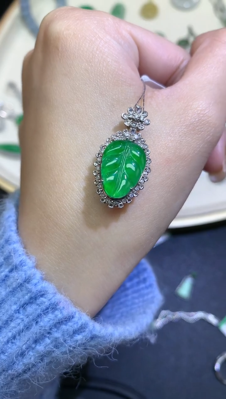 【闪购商品】翡翠吊坠(不含链)18K金镶嵌吊坠A451|13800