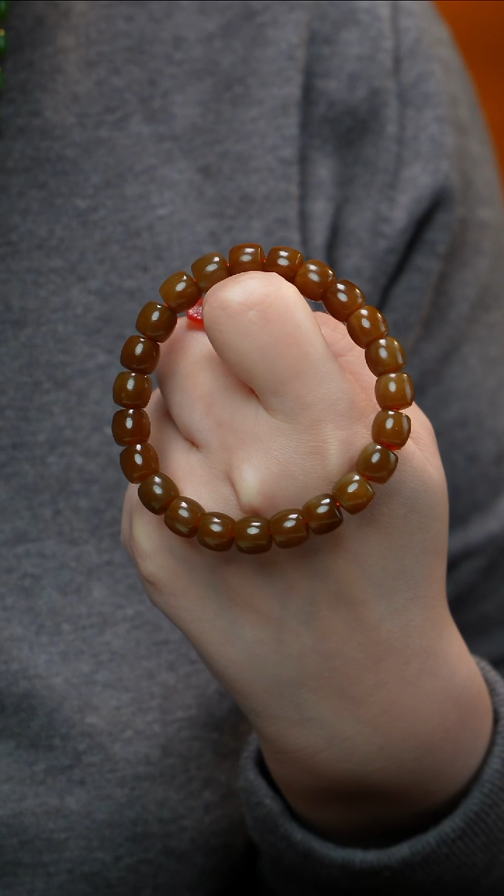 未镶嵌手链和田玉（糖玉）和田玉糖玉直切8-9mm 多样性发其一