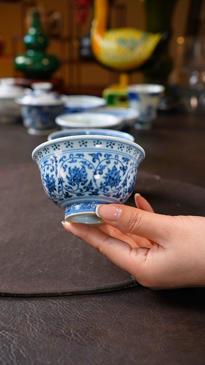 【闪购商品】柴窑青花缠枝莲压手杯