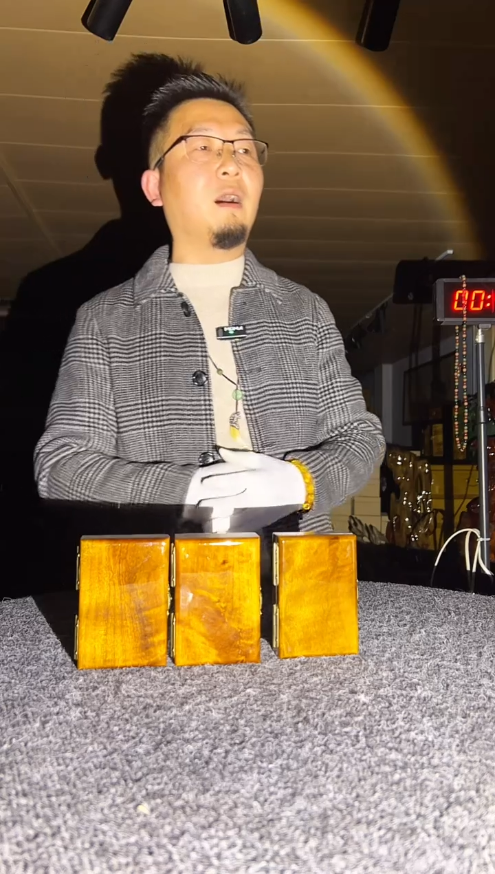 金丝楠木雕款金丝楠木摆件