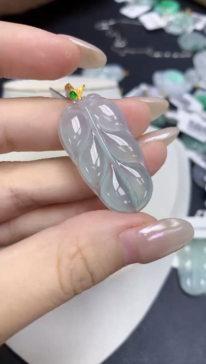 翡翠18K金镶嵌颈饰天然缅甸翡翠A货