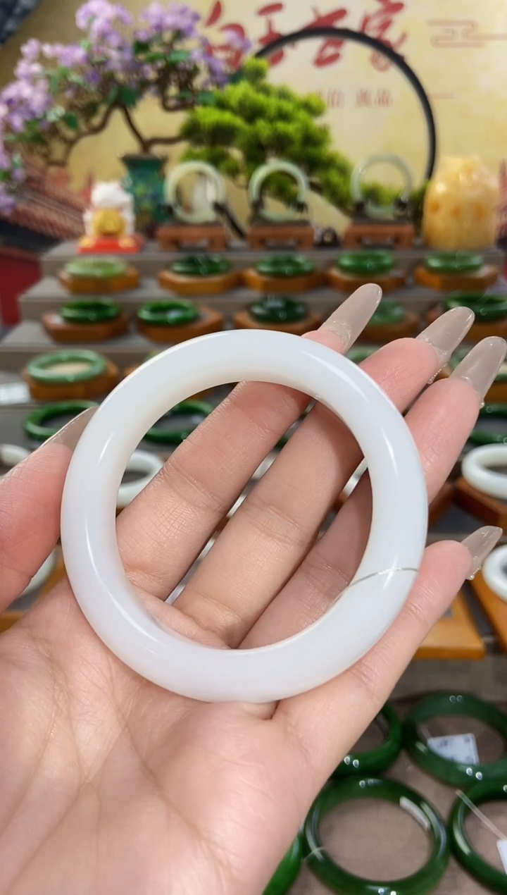 【闪购商品】和田玉手镯未镶嵌和田玉/山流水手镯