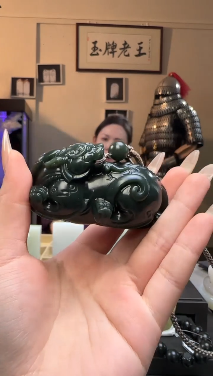 【闪购商品】和田玉回头貔貅未镶嵌手把件