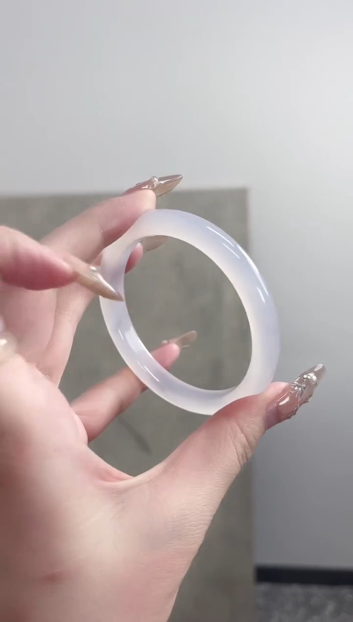 【闪购商品】玛瑙/玉髓手镯未镶嵌58-59圈 需要包容窄条