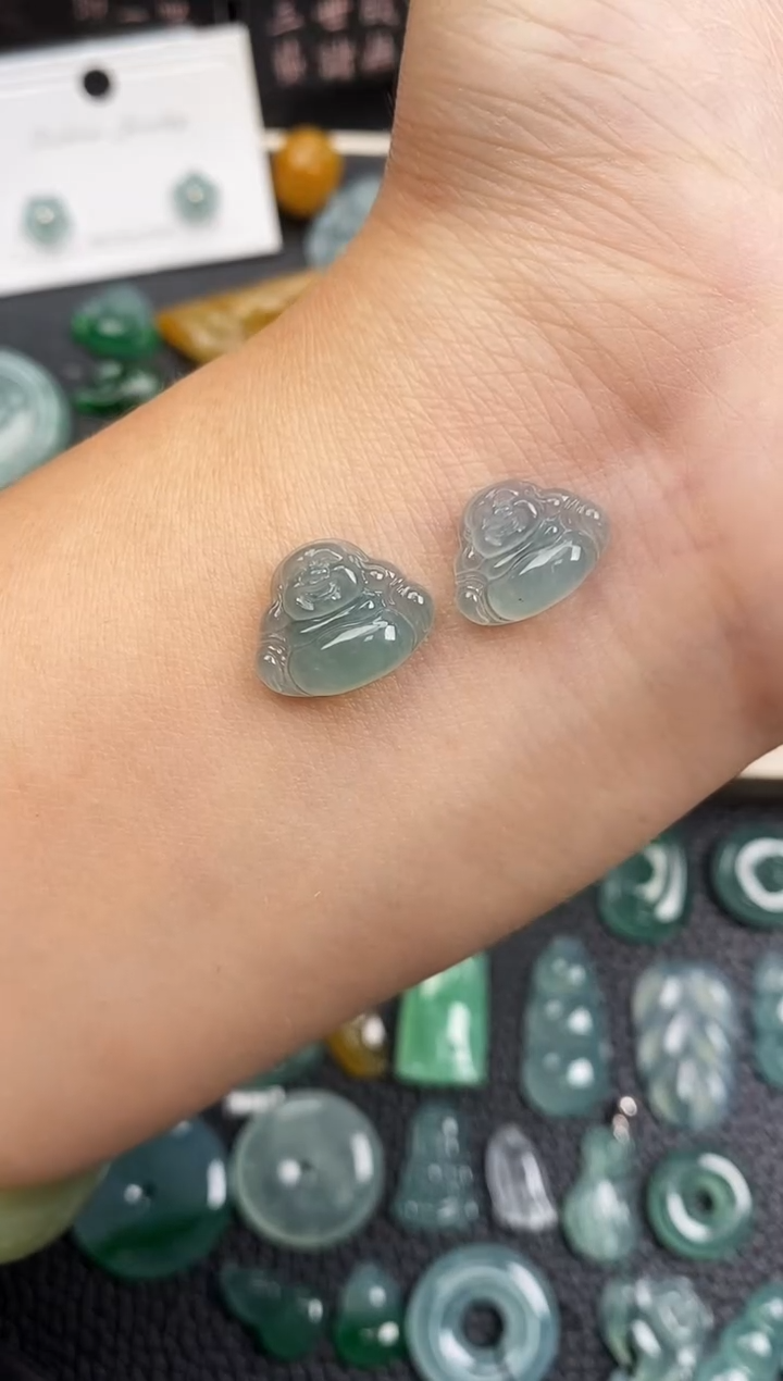 翡翠未镶嵌颈饰佛公