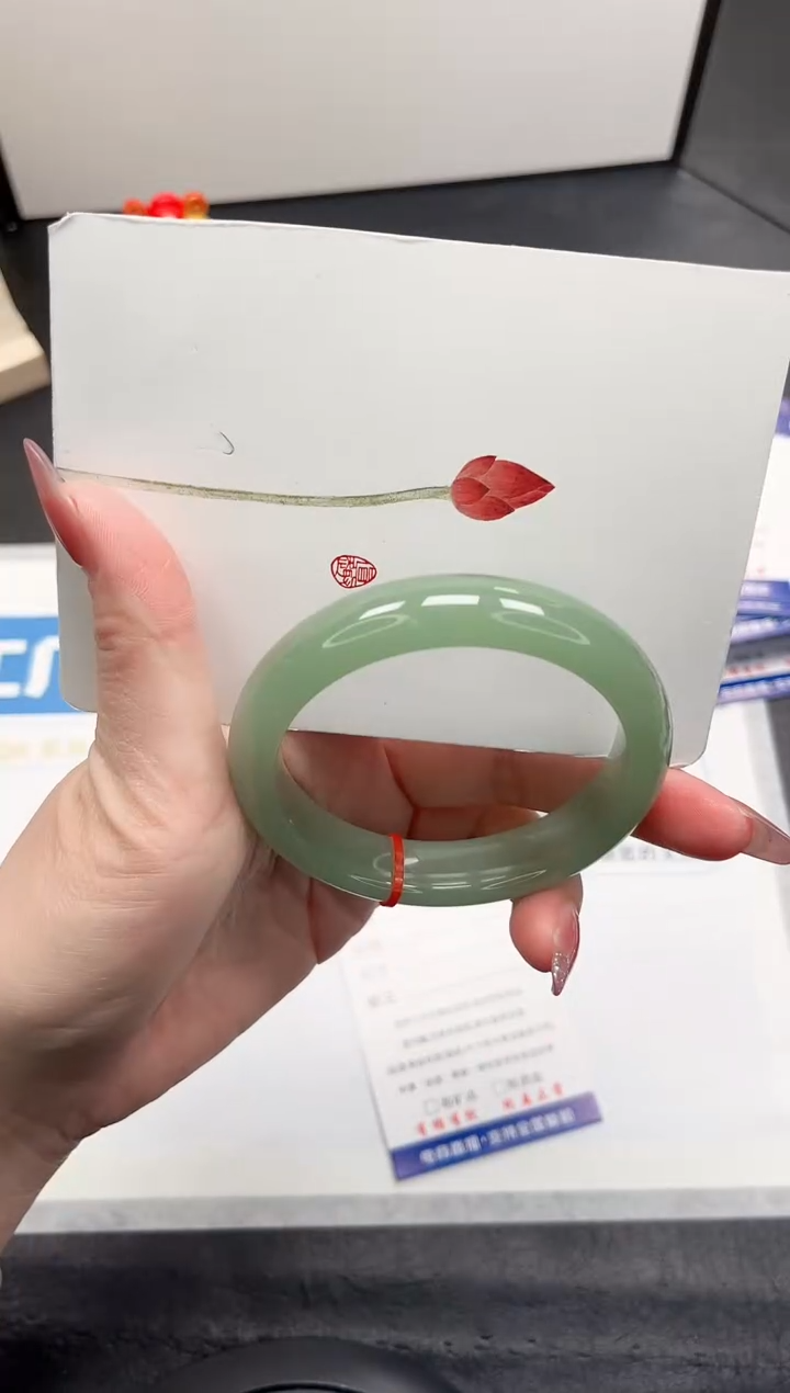 【闪购商品】石英质玉手镯未镶嵌136-58