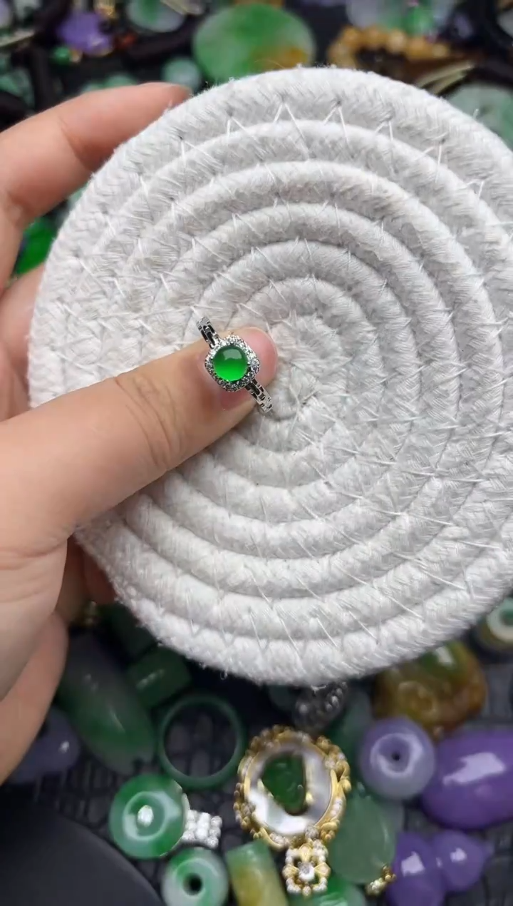 颈饰未镶嵌翡翠缅甸翡翠吊坠