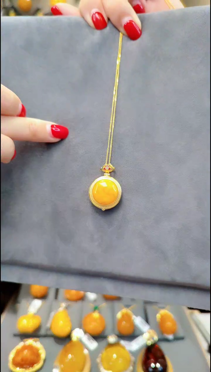 【闪购商品】蜜蜡吊坠(赠链)银S925镀金镶嵌A017蜜蜡吊坠