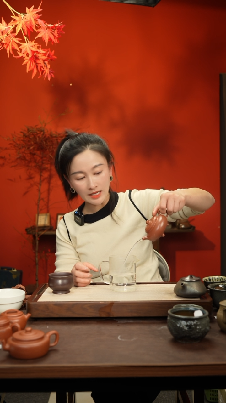 【闪购商品】紫砂茶壶宝山红降坡大彬三足150cc左右