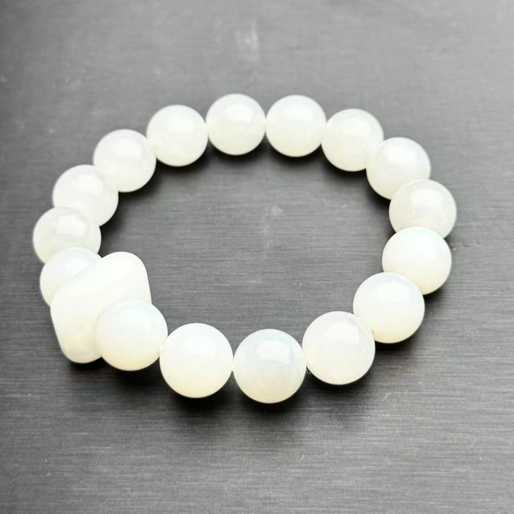 ZBG0832和田白玉手串（天然珠宝多样性发其一）
