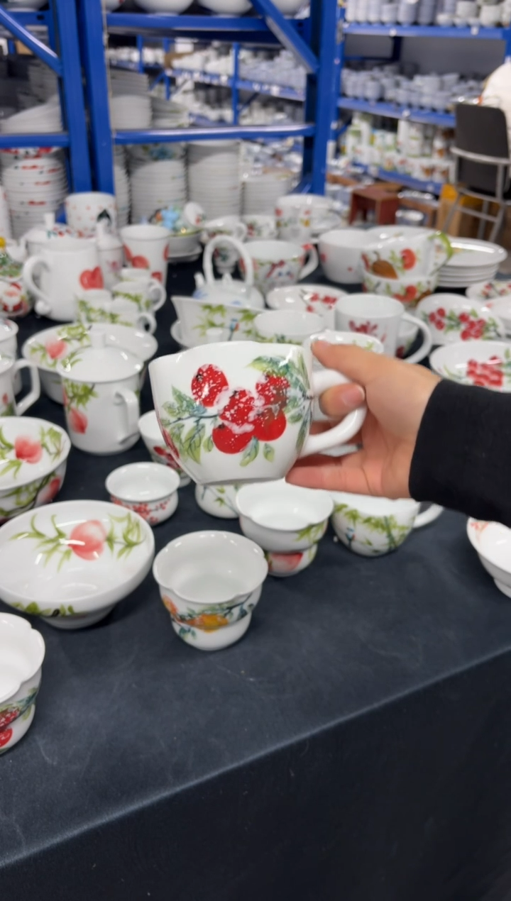  景德镇高温陶瓷食品级手绘釉中彩-花口咖啡杯