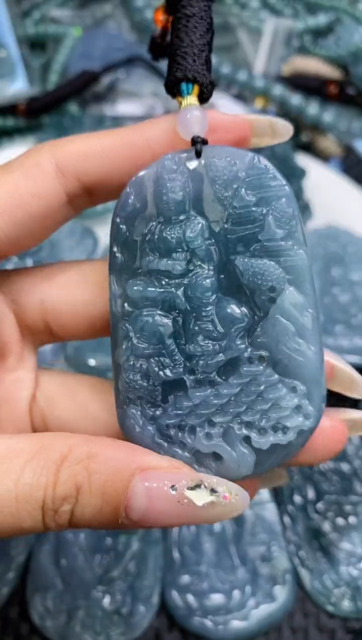 【闪购商品】翡翠颈饰未镶嵌          