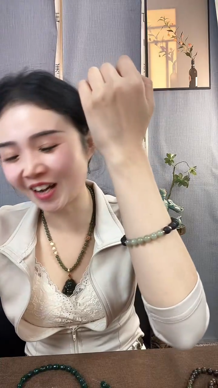 【闪购商品】白玉菩提吊坠降降0.8单圈设计款