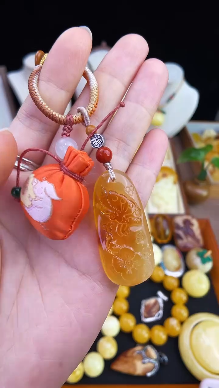 琥珀未镶嵌珠宝奇石柒月