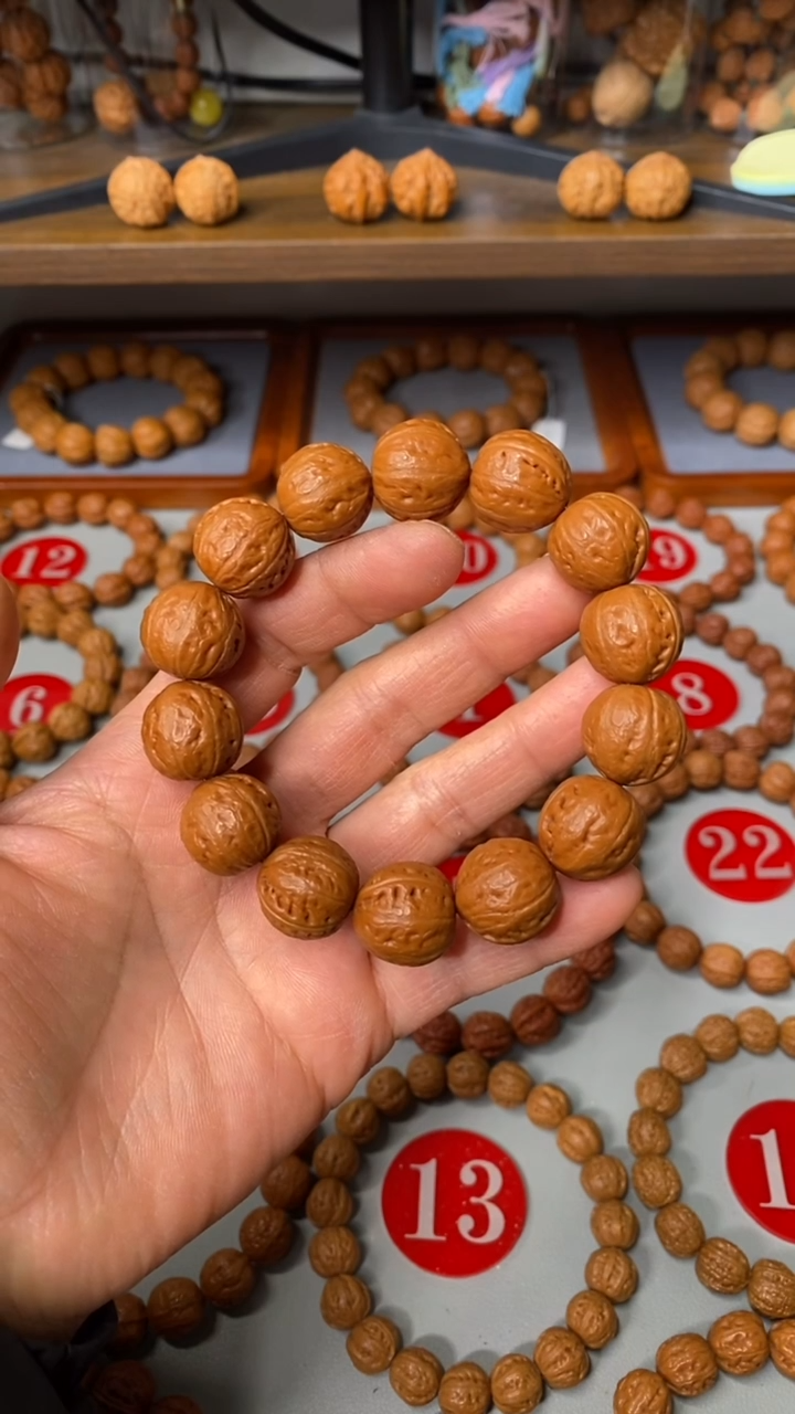 文玩核桃手串正圆光头小龙珠17.5mm