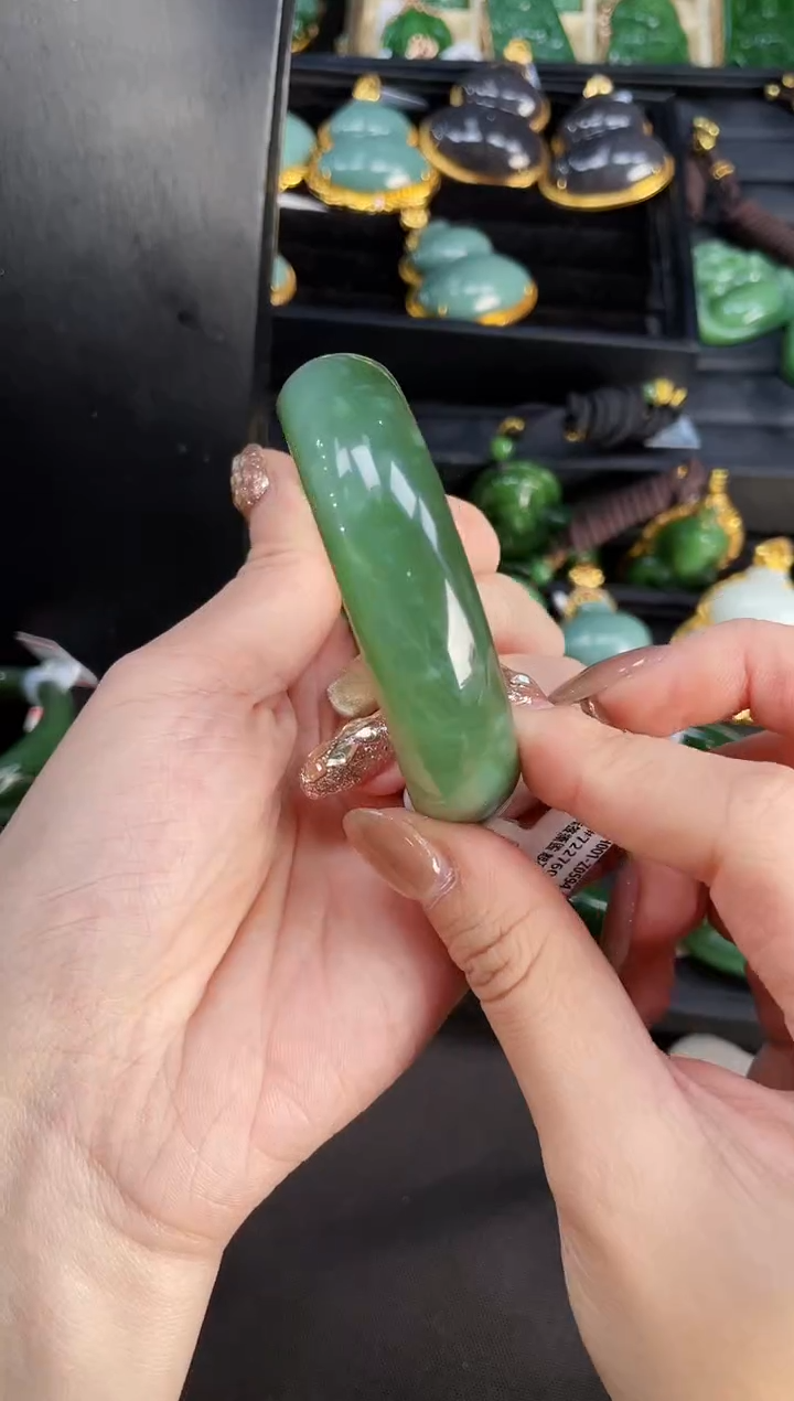 【闪购商品】和田玉手镯未镶嵌54多样性发一Z