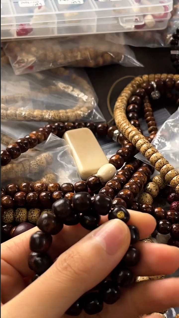 手串星月菩提?**?精工级浅赤金桶珠9*8手串