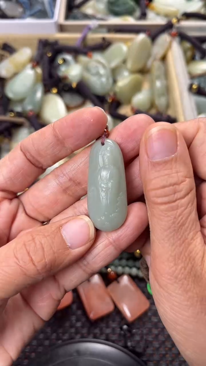 【闪购商品】和田玉颈饰未镶嵌多样性发货没有证书拍一发一有瑕