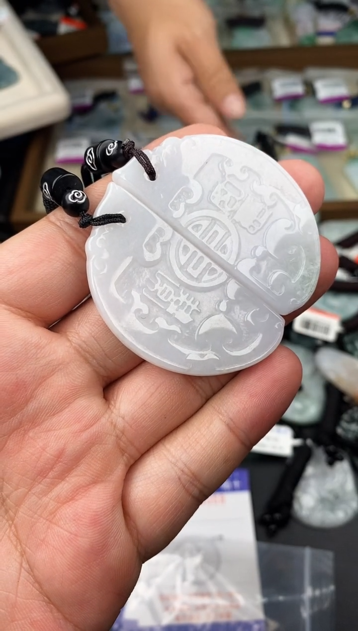 【闪购商品】翡翠颈饰未镶嵌  天然翡翠，一物一图