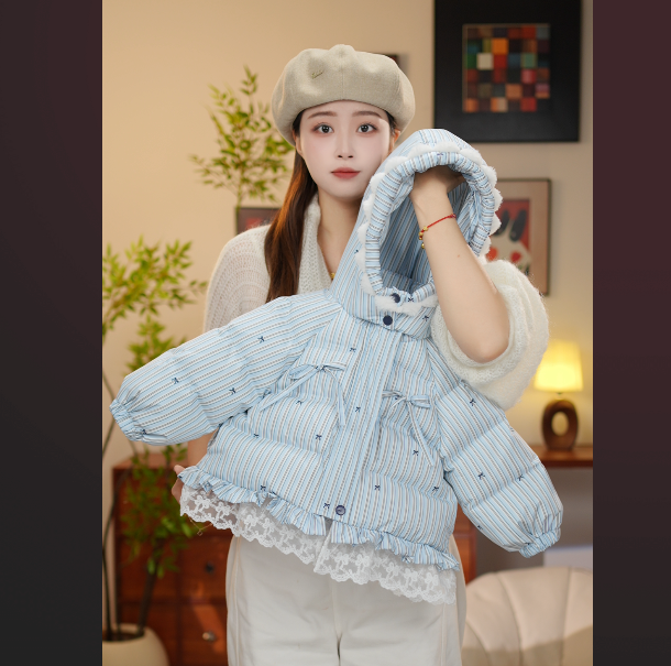 【YN童品】女童羽绒服冬季新款美式条纹蝴蝶结蕾丝保暖甜美连帽时尚