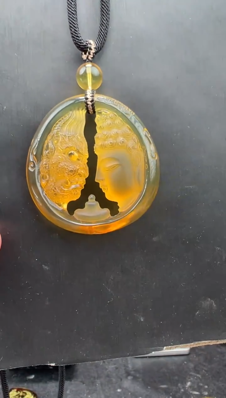 琥珀颈饰未镶嵌一念之间