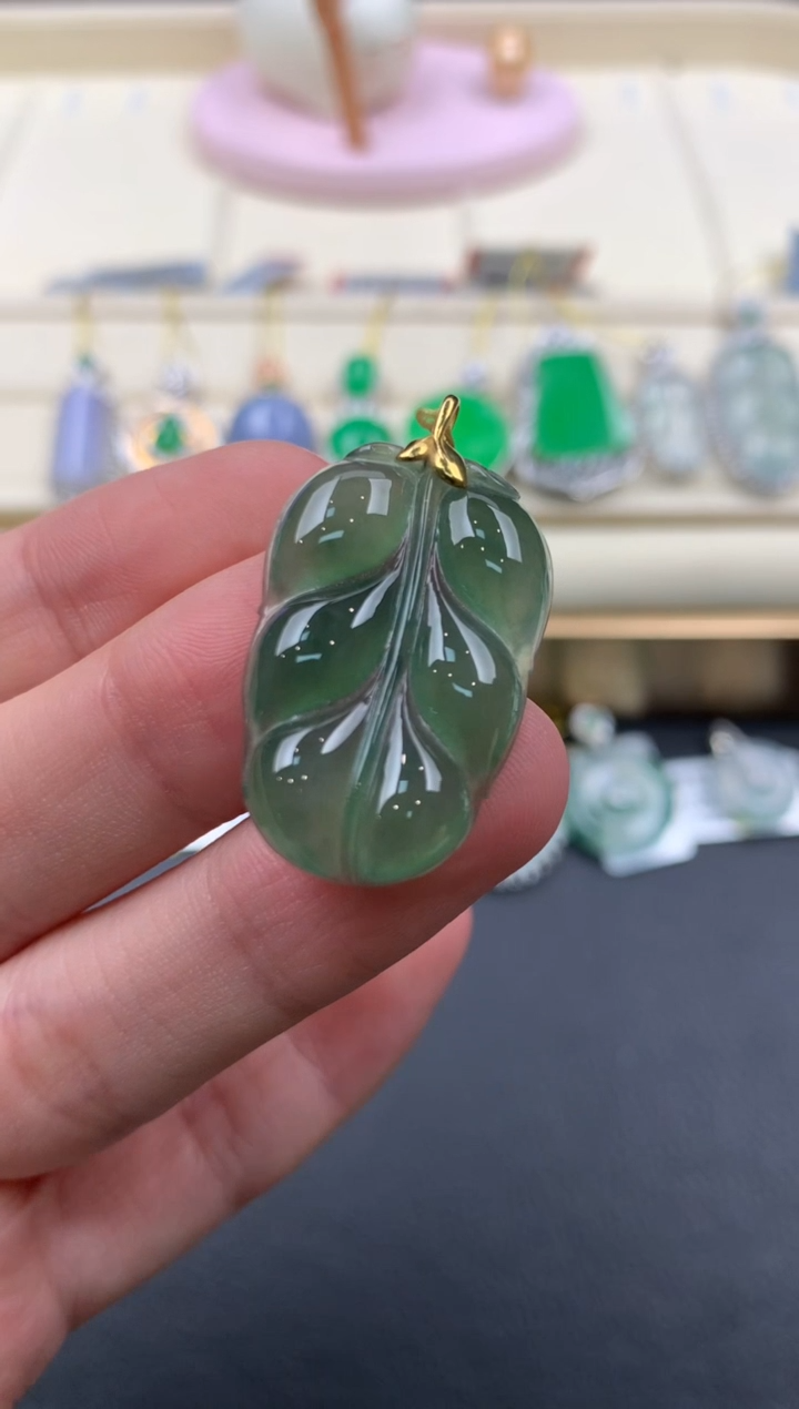 【闪购商品】翡翠颈饰18K金镶嵌Q214     