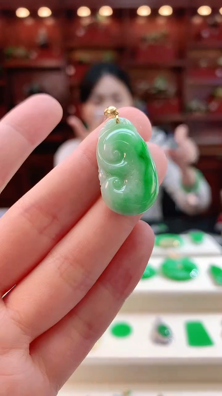 翡翠18K金镶嵌颈饰赠礼盒证书 敏