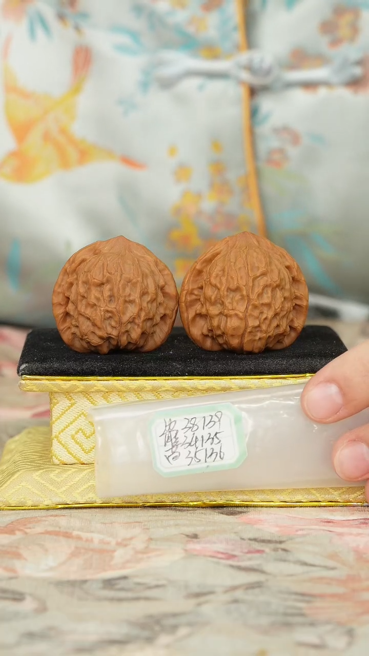 【闪购商品】文玩核桃把件非嫁接将军帽