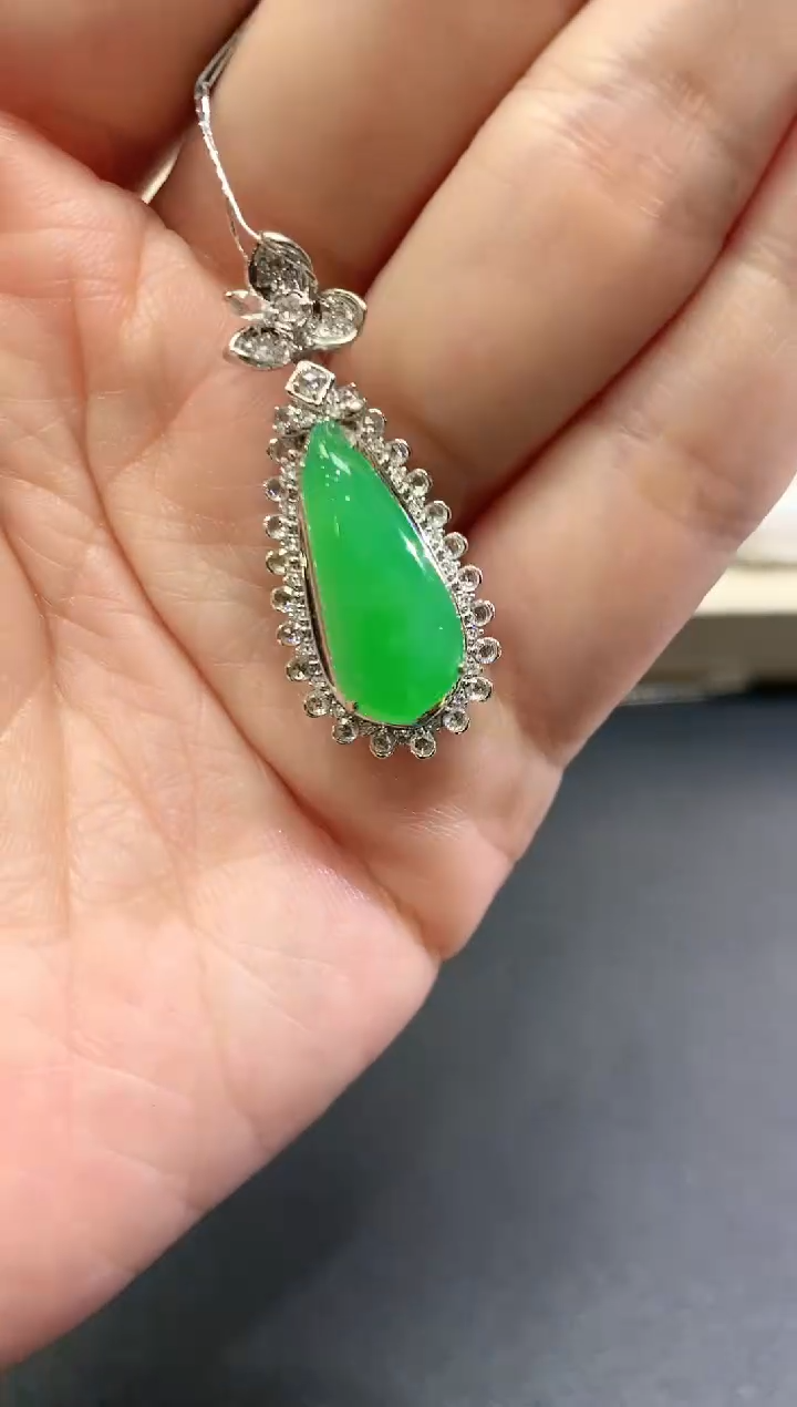 【闪购商品】翡翠颈饰18K金镶嵌C85