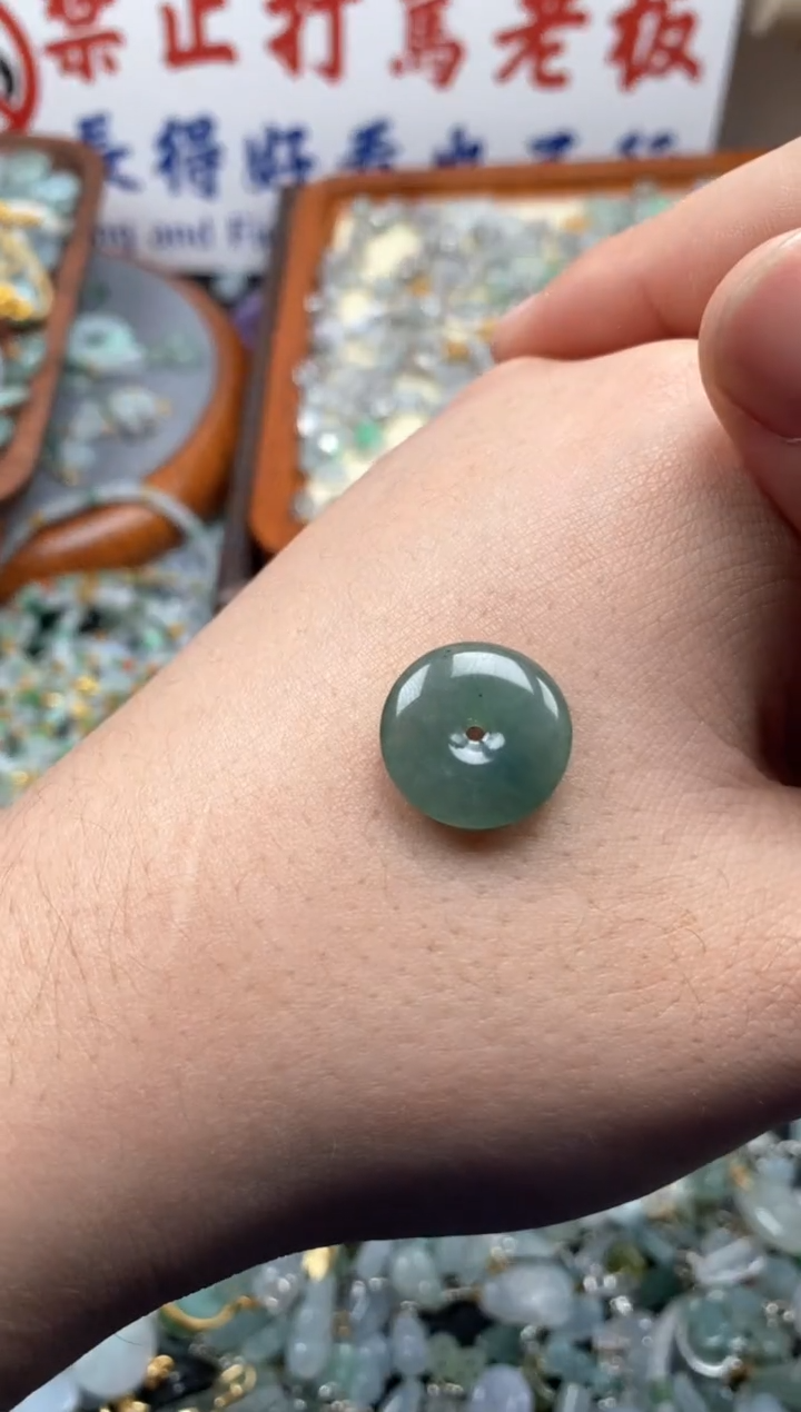 【闪购商品】翡翠颈饰未镶嵌哥哥