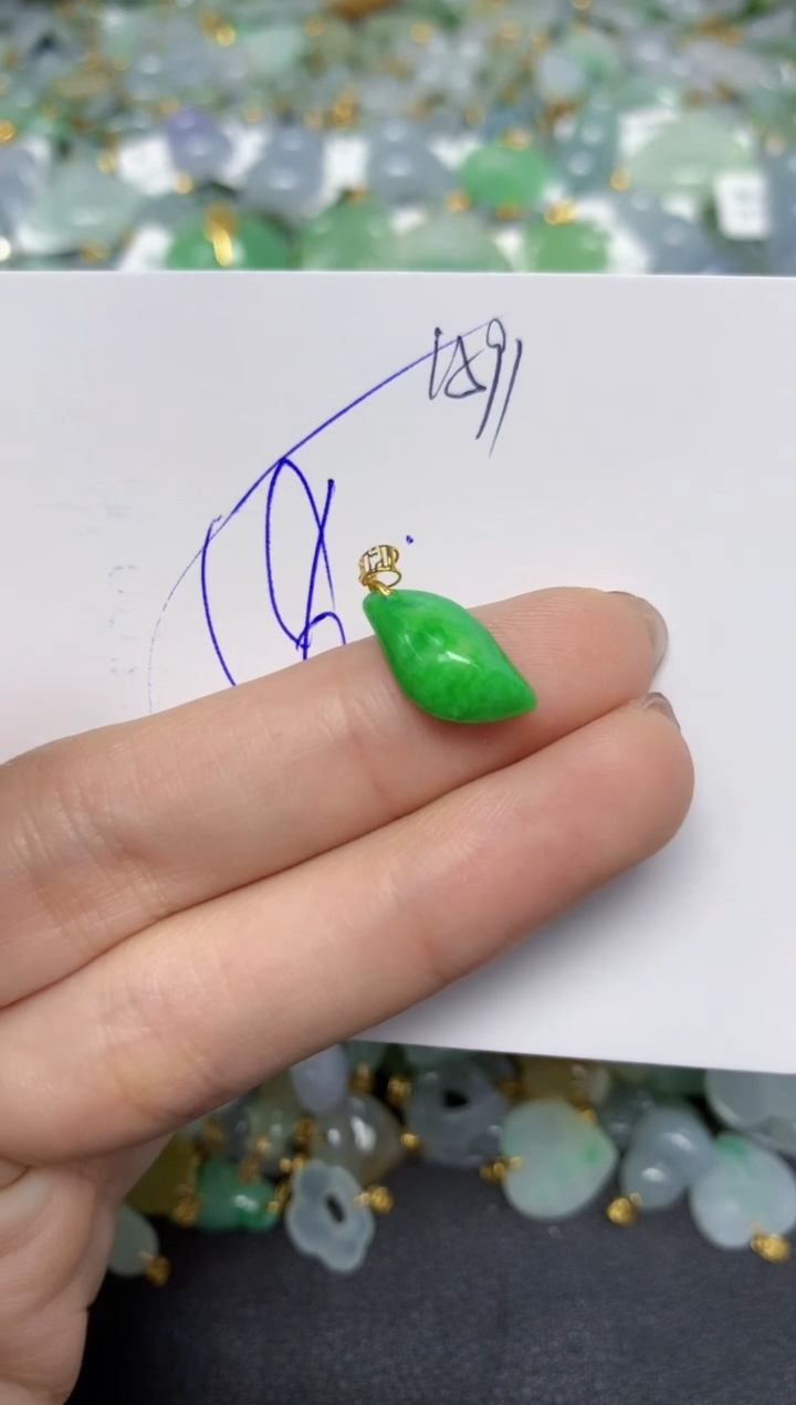 【闪购商品】翡翠颈饰18K金镶嵌天然翡翠A货