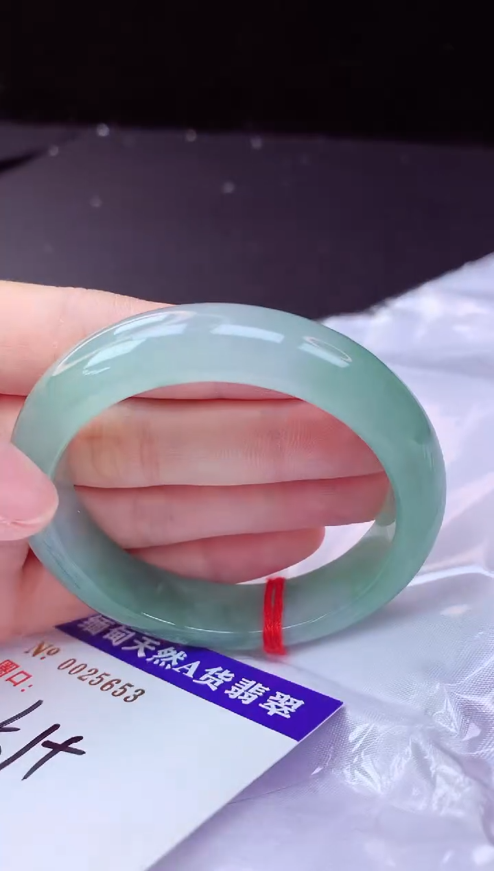 翡翠手镯未镶嵌51+             