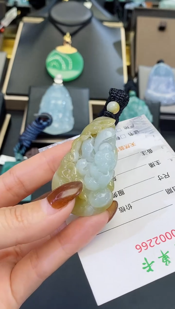 颈饰未镶嵌翡翠唯****墨缅甸天然翡翠