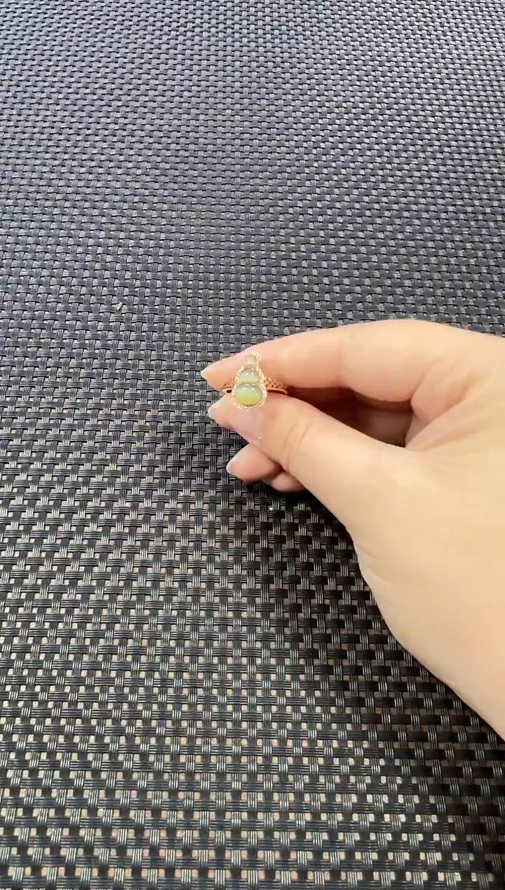 18K金镶嵌戒指和田玉（多样性发一件）