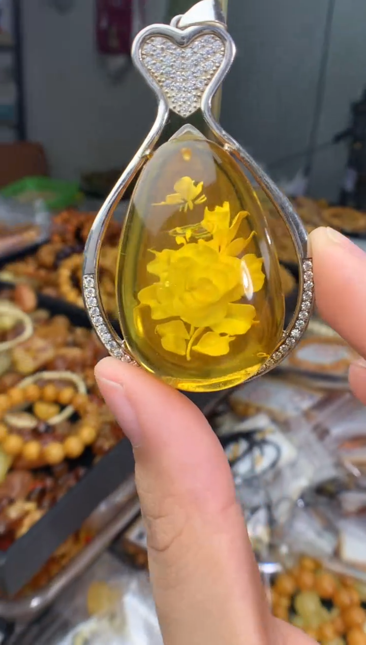 蜜蜡未镶嵌珠宝奇石1