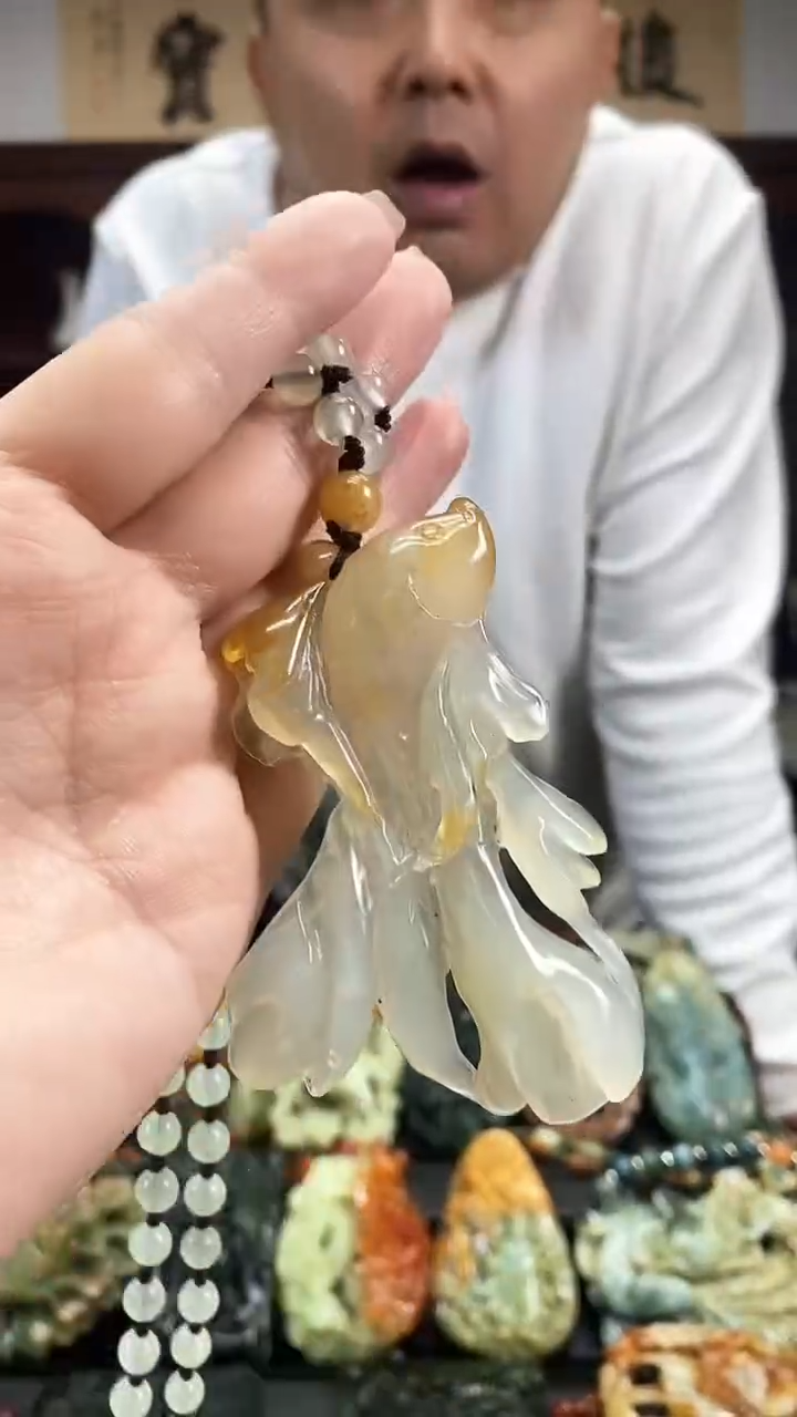 【闪购商品】蛇纹石玉吊坠未镶嵌·