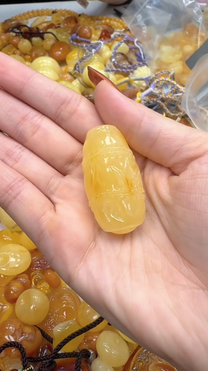 裸石琥珀未镶嵌如图