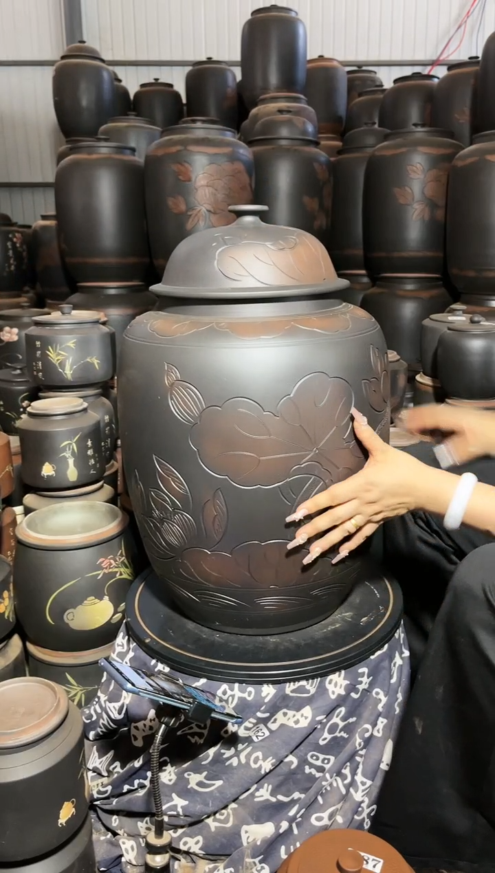 壶完品茶缸 将军 高53cm 荷花 096